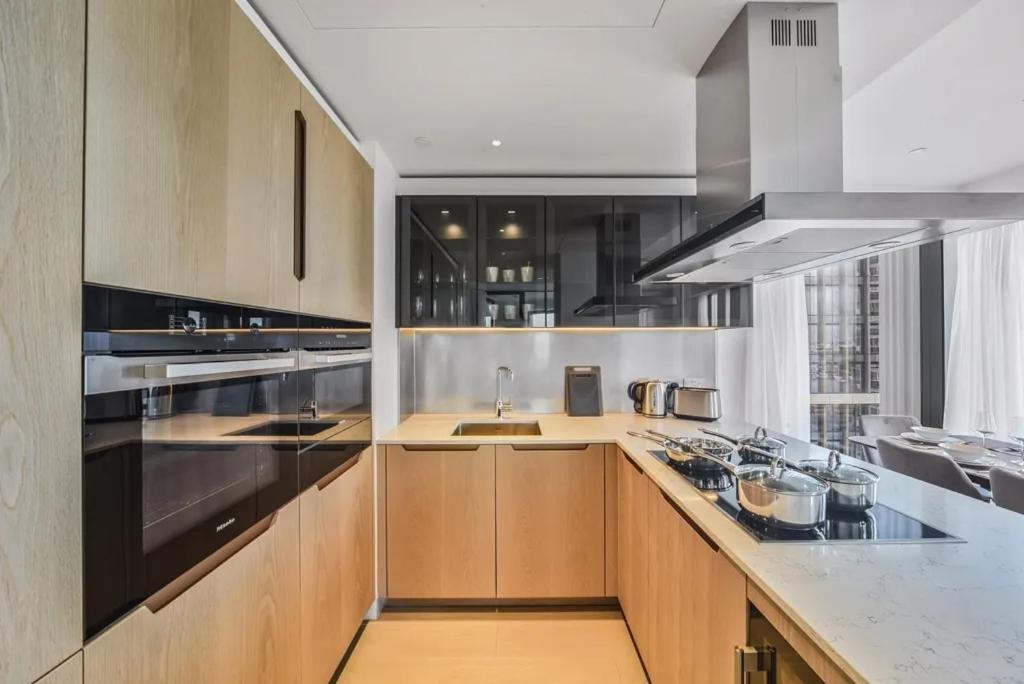 6 Exchange Gardens Apartment