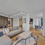 6 Exchange Gardens